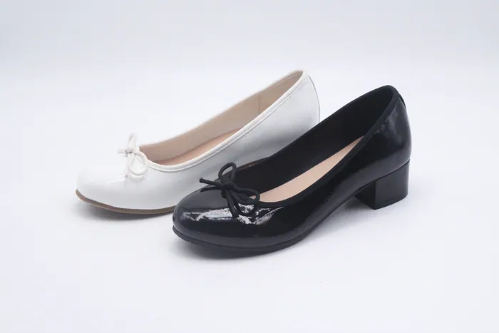 HEELS ES23-948 — H.E.R