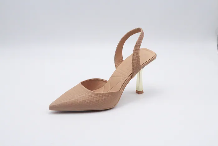 HEELS ES23-1220 — H.E.R