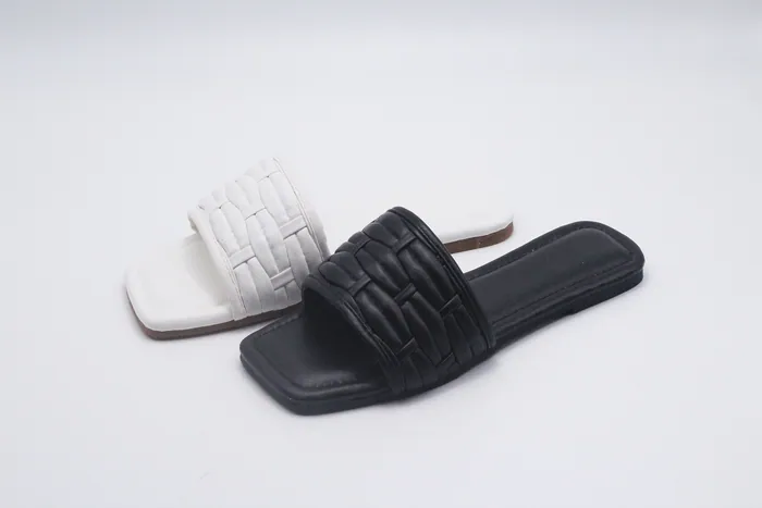 Slippers ES23-1204 — H.E.R